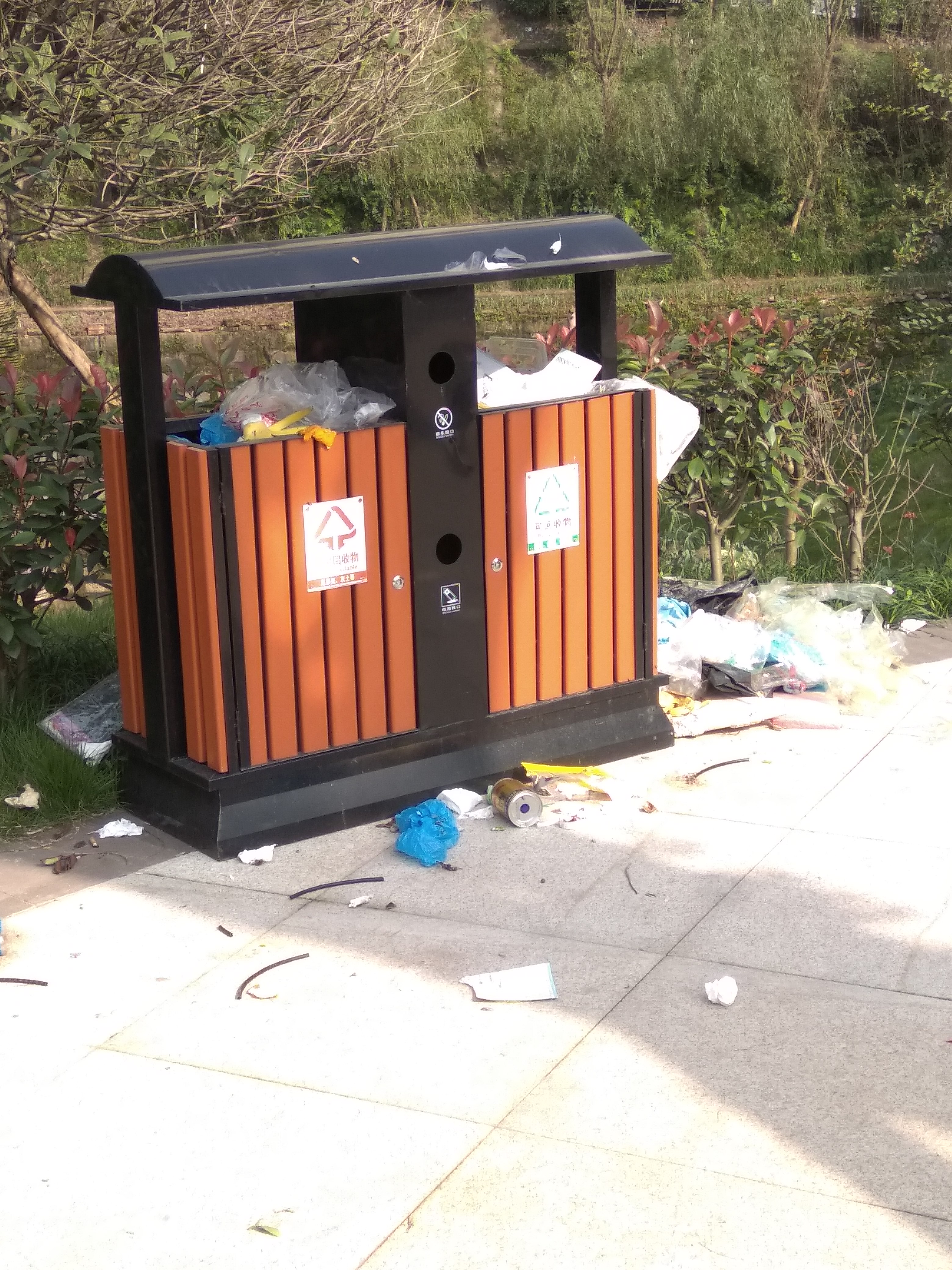 环卫局,万家河湿地公园该打扫卫生了